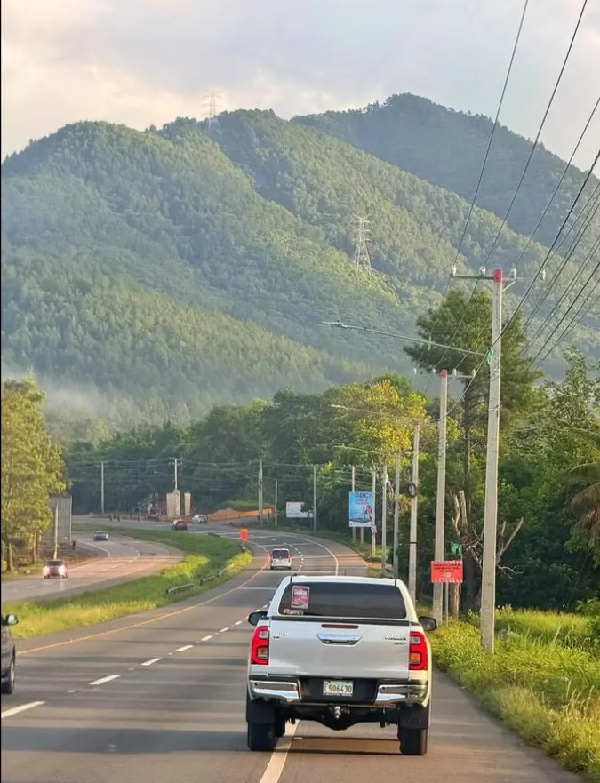 Vista de la Autopista Duarte en el entorno de Villa Altagracia, fotografía de archivo de febrero de 2026