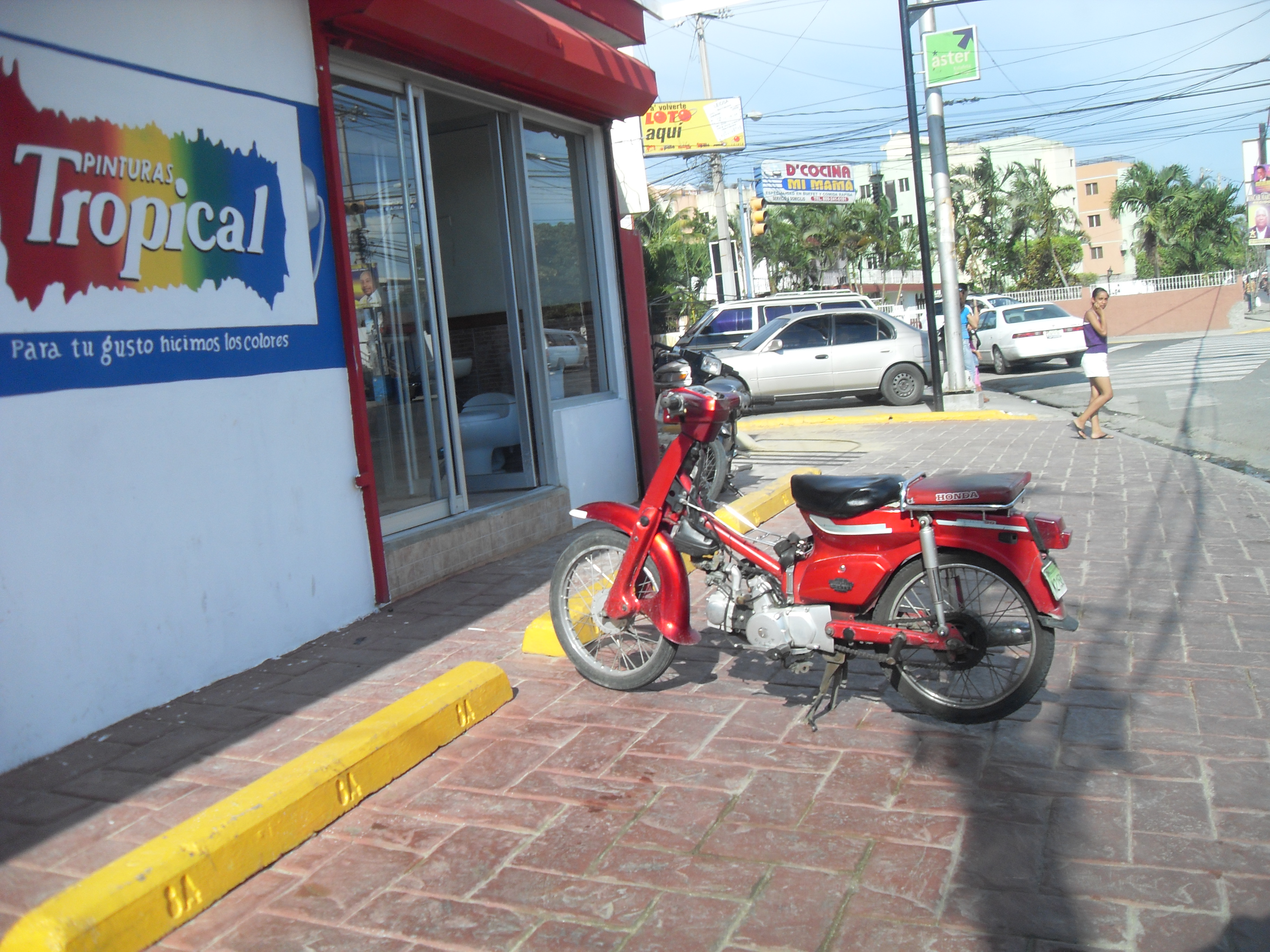 Motoconcho fotografiado en Santiago de los Caballeros en 2009