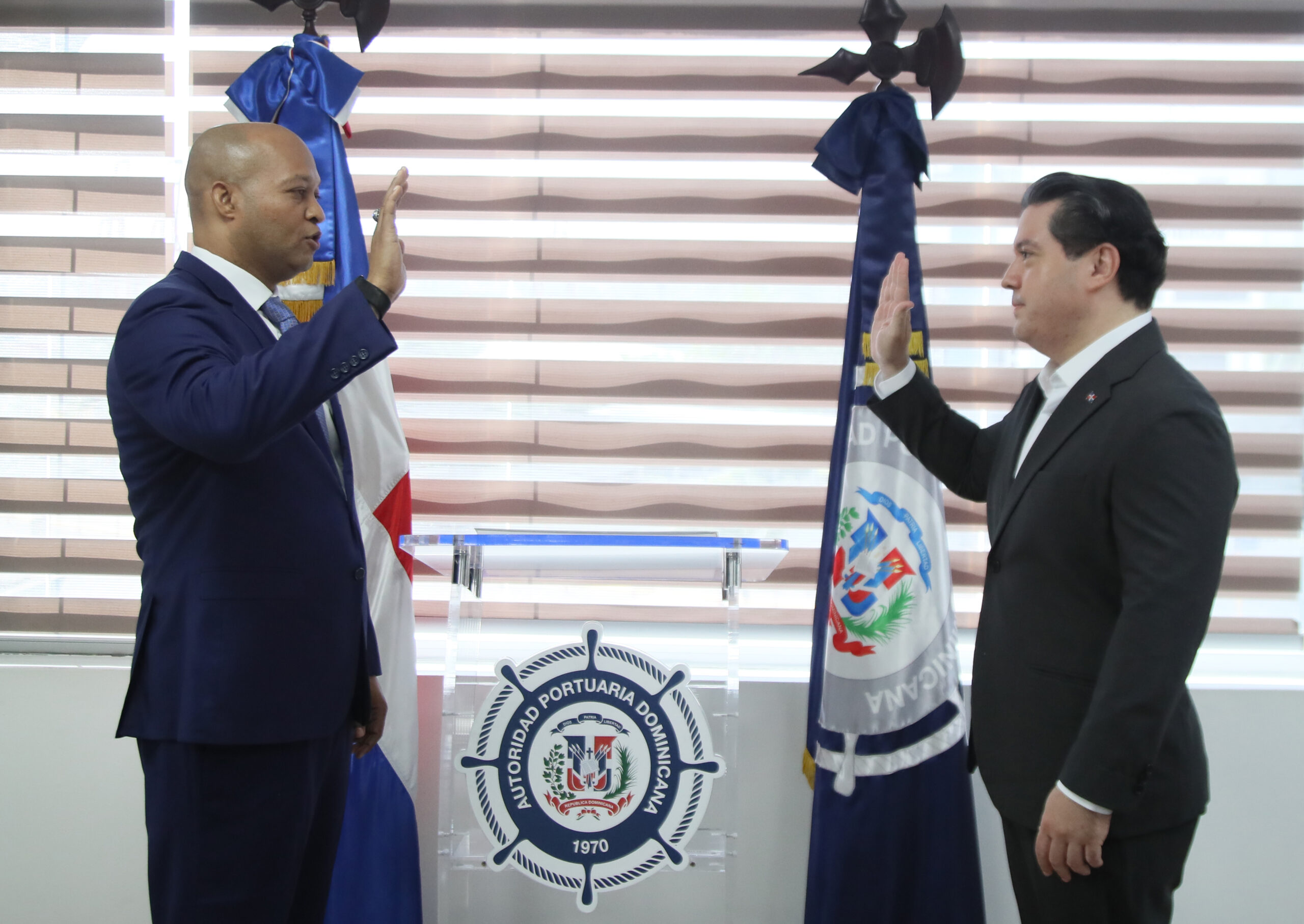 Acto de juramentación de un funcionario de la Autoridad Portuaria Dominicana